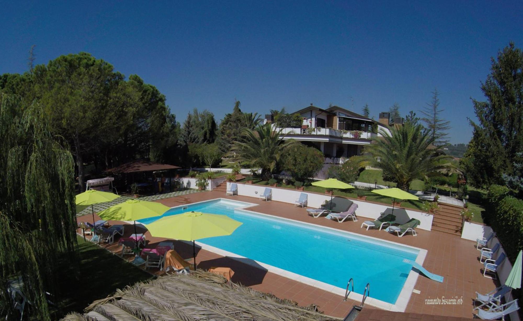 Villa Serena Assisi Luaran gambar