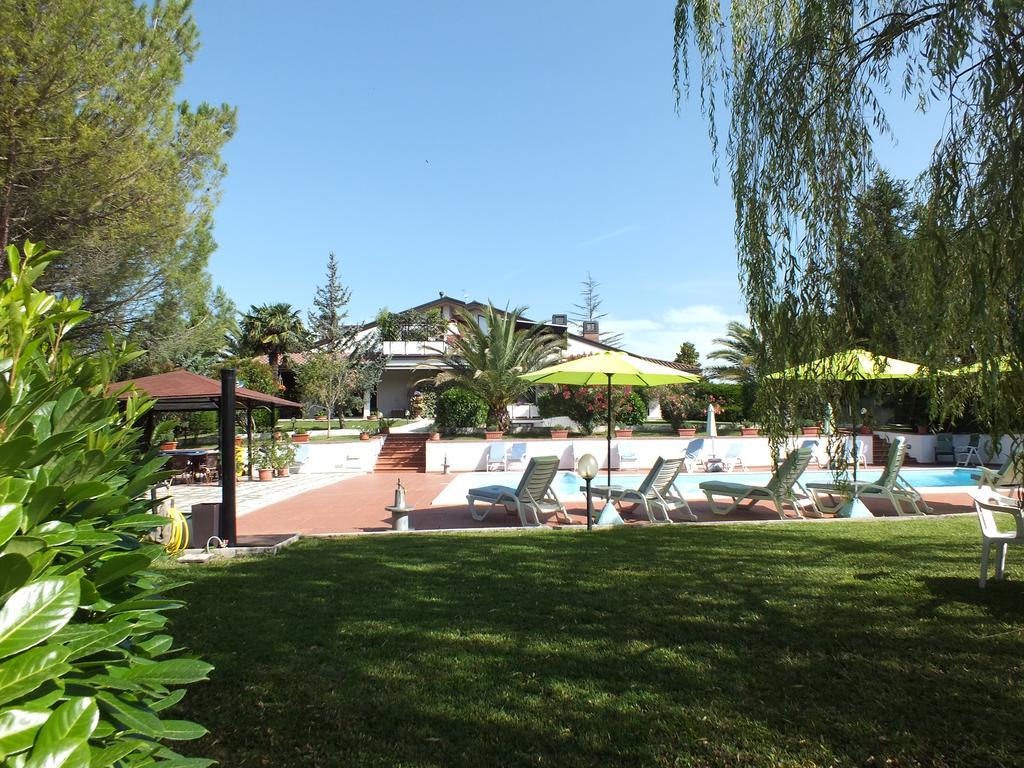 Villa Serena Assisi Luaran gambar